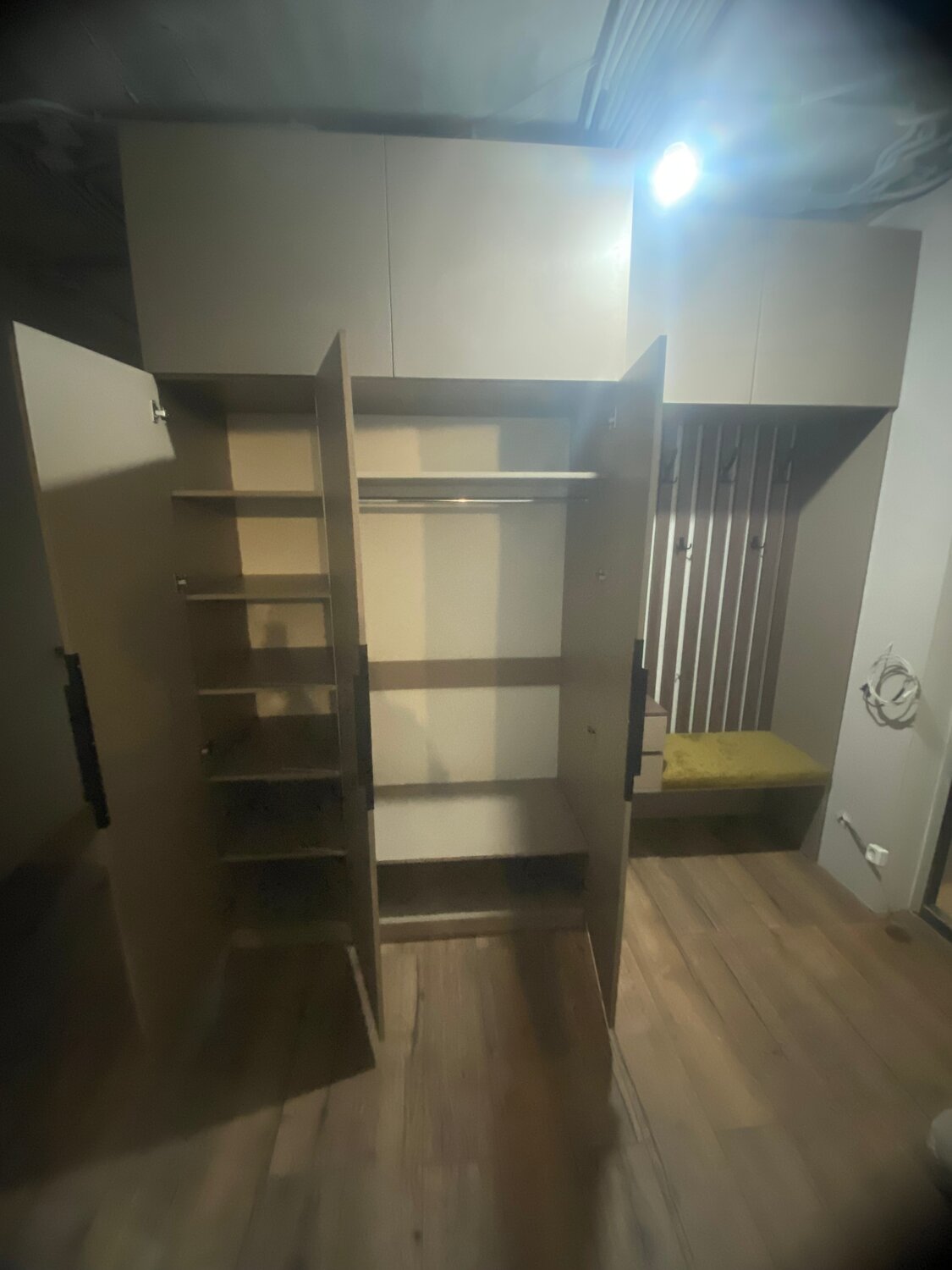 шкаф, шкаф в прихожей, шкаф в спальне, распашной шкаф, мебель для спальни