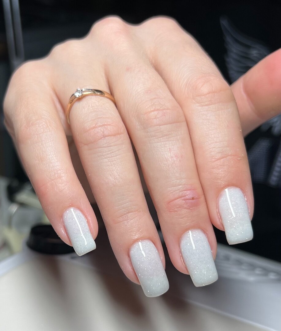 ногти, маникюр, ногти 💅, ногти короткие маникюр, маникюр белая база с блестками
