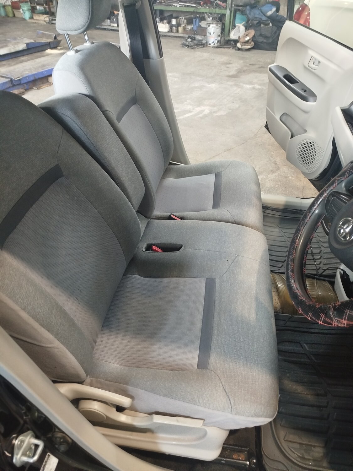 toyota noah 2001 2007, машина ноах сиденья, авто, тойота вокси 2001, тойота спейд салон