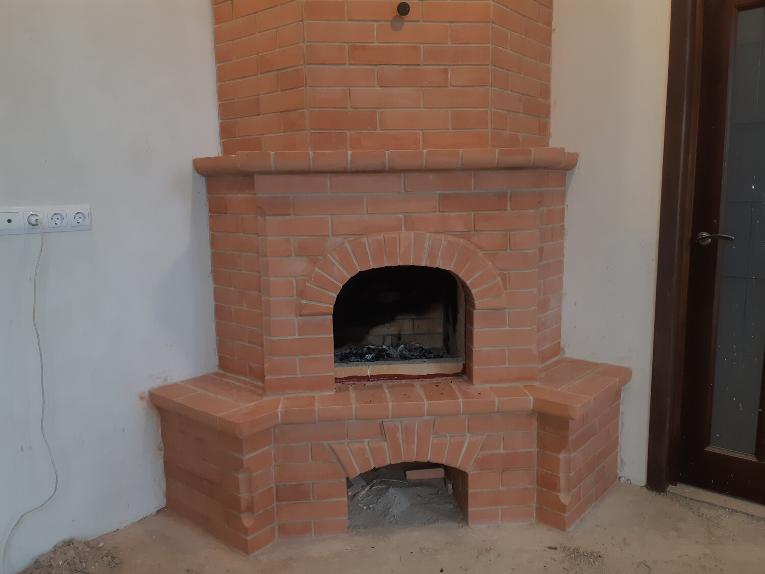 камин из кирпича, печка камин для дома из кирпича, печь с камином, кладка камина, кладка печи