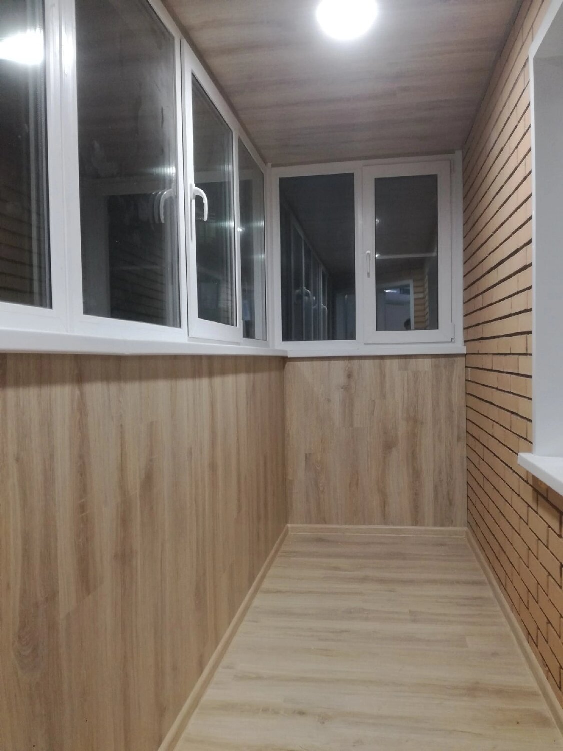 отделка балкона, обшивка балкона вагонкой, отделка балкона вагонкой, отделка лоджии, балкон вагонкой