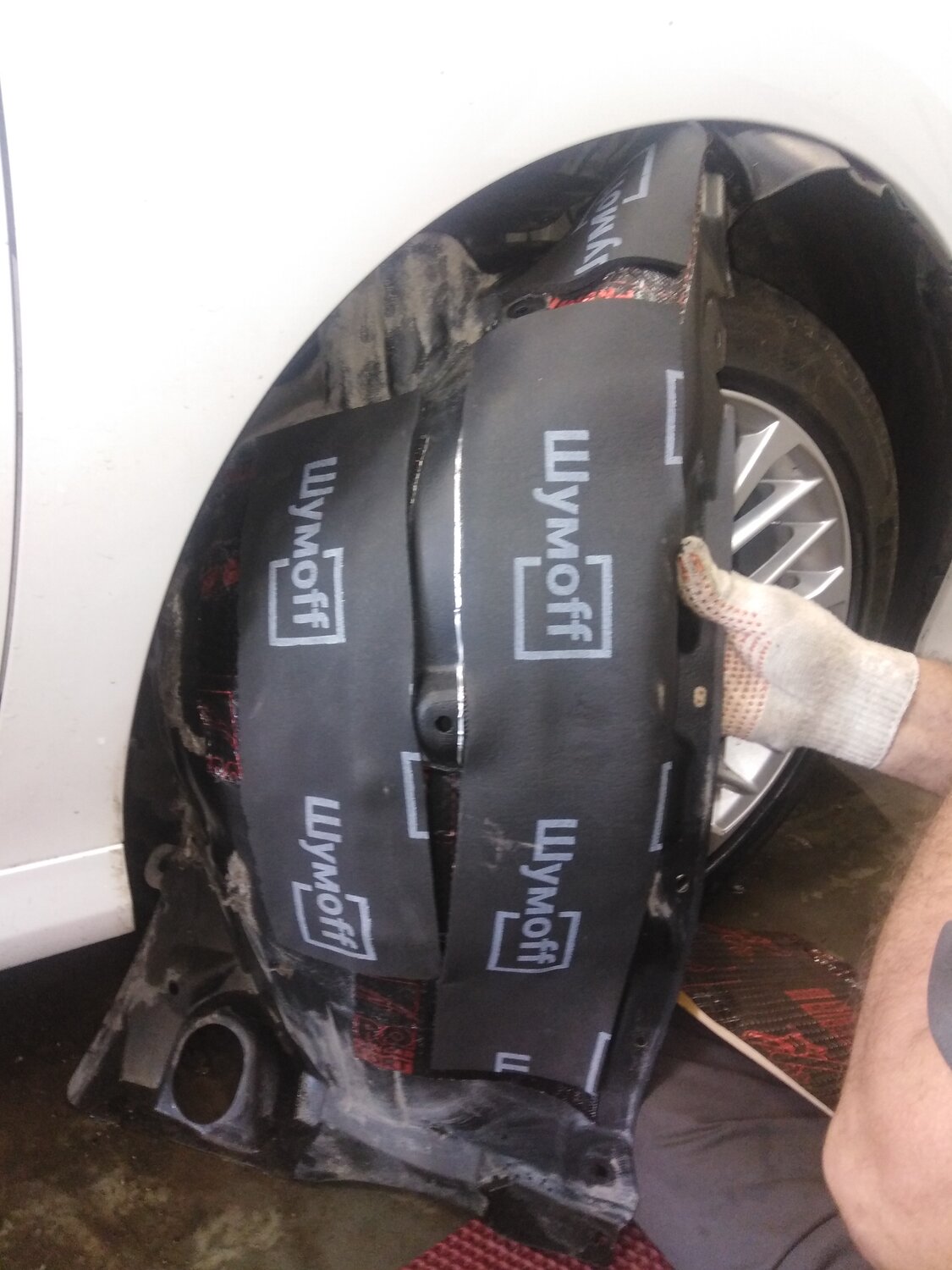 шумоизоляция колесных арок bmw f30, шумоизоляция арок тойота королла 2014, шумоизоляция арок киа сид 2, шумоизоляция арок, кия церато 2020 подкрылки