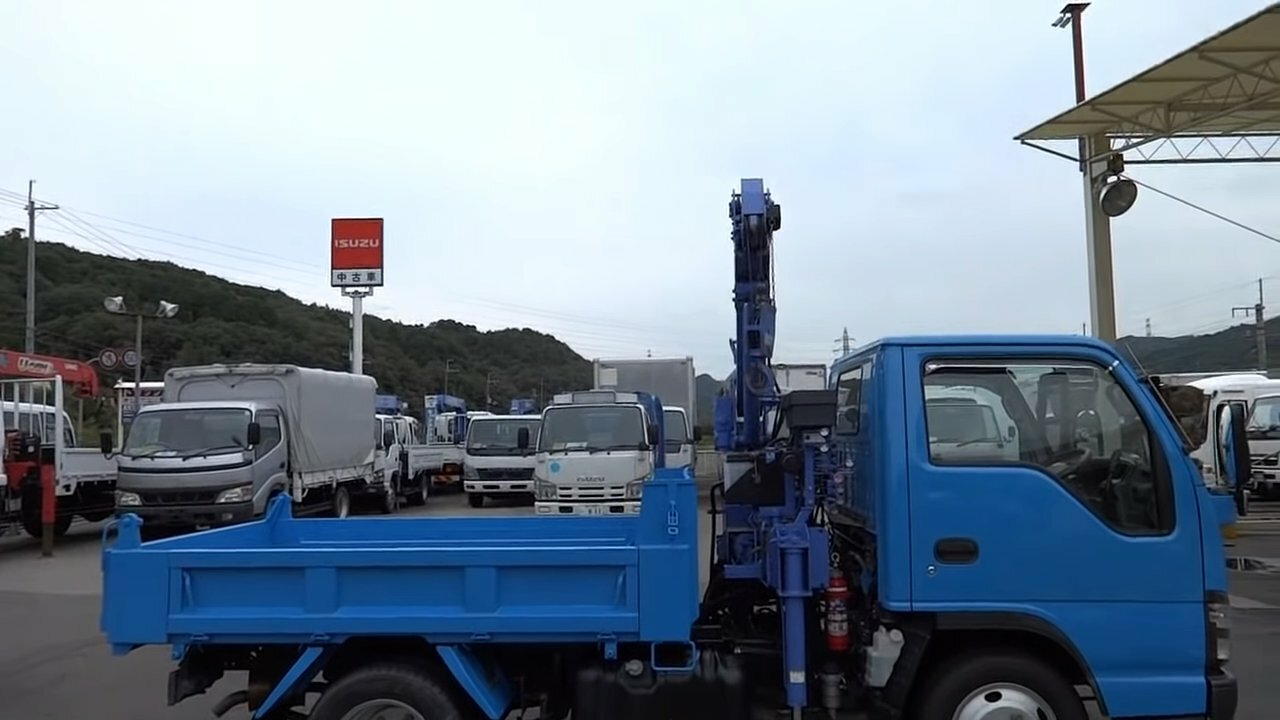 манипулятор isuzu синяя unic, самосвал манипулятор из японии, тойота дюна бортовой манипулятор, mitsubishi fuso canter манипулятор, mazda titan эвакуатор с кму