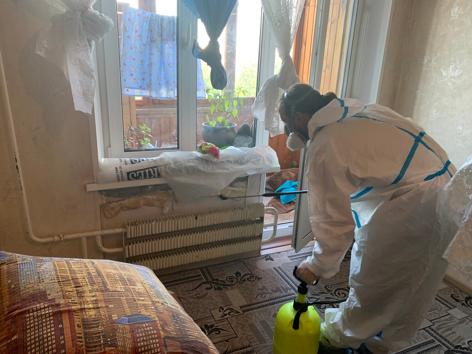 дезинсекция клопов туманом, холодный туман от клопов, дезинсекция, обработка от тараканов, дезинфекция квартиры