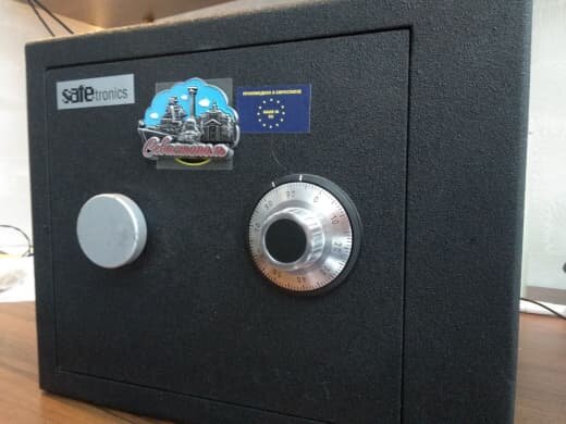 сейф, сейф safetronics ntr 24lg, сейф закрытый, сейф sd -104a, сейф металлический