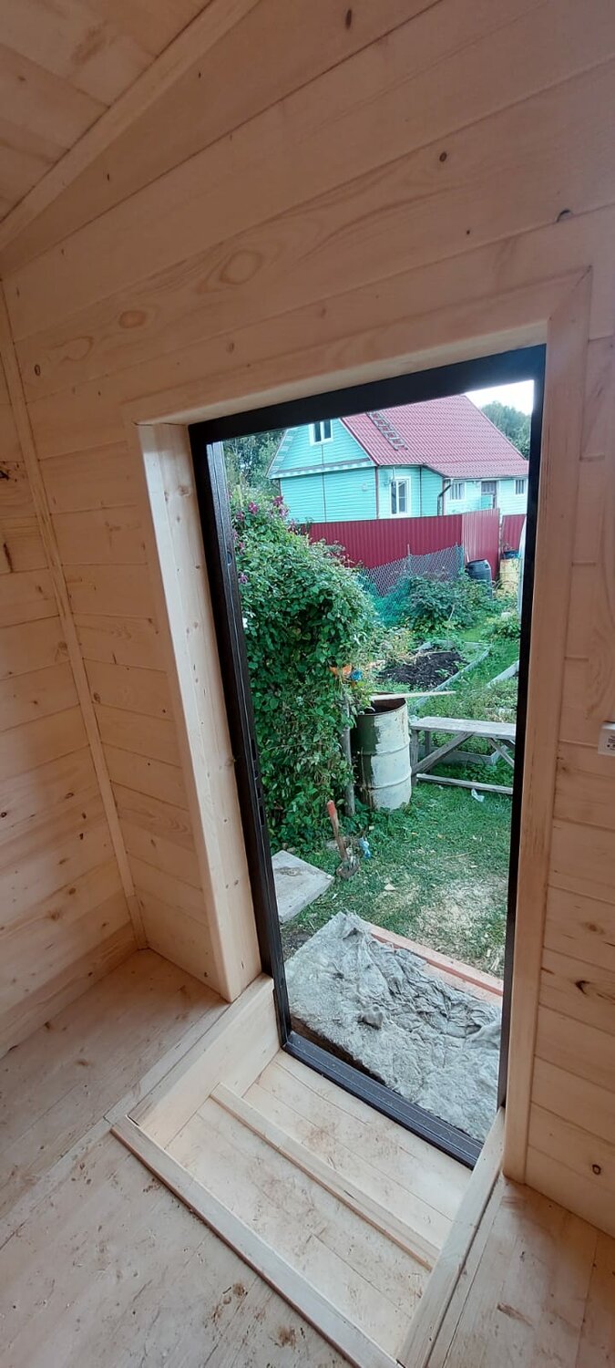 черновая обсада в деревянном доме, окосячка в деревянном доме, окосячка окон в деревянном доме, дачный домик, обсада в деревянном доме
