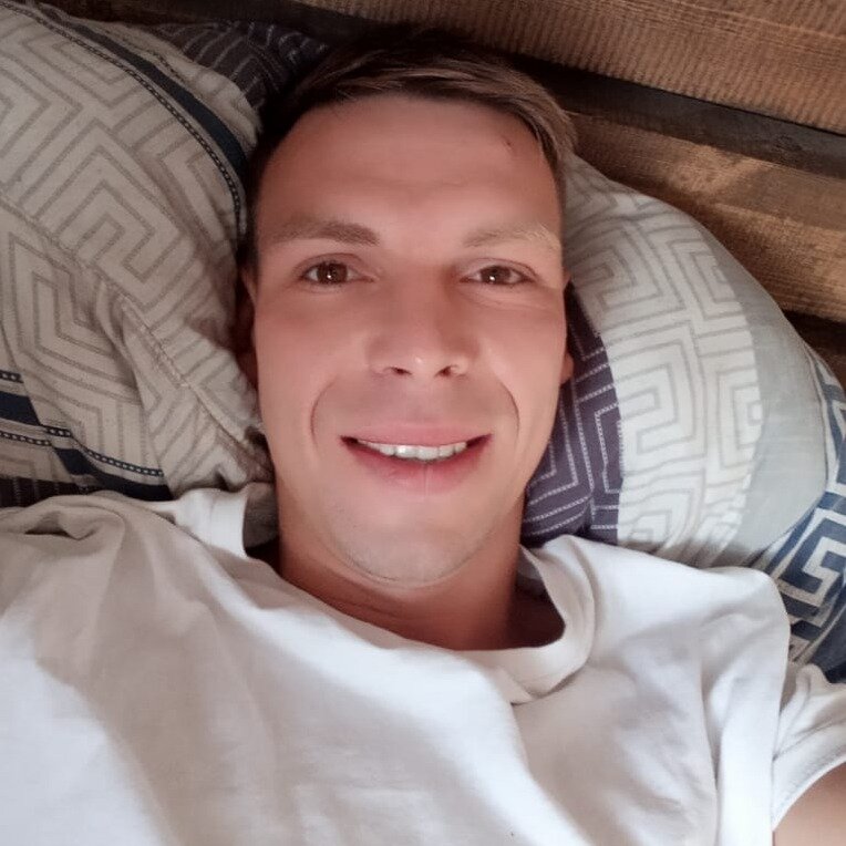 Илья Лавров