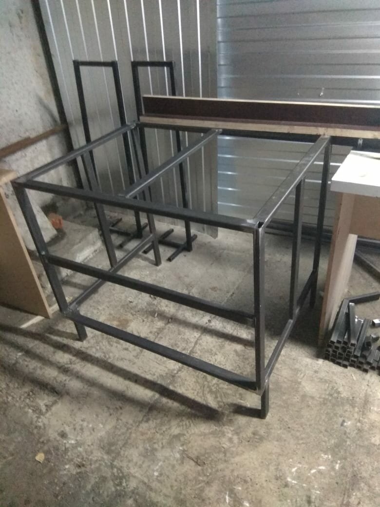 каркас стола из профильной трубы, каркас фургона из профильной трубы, сварной каркас, металлический каркас, каркас для стола