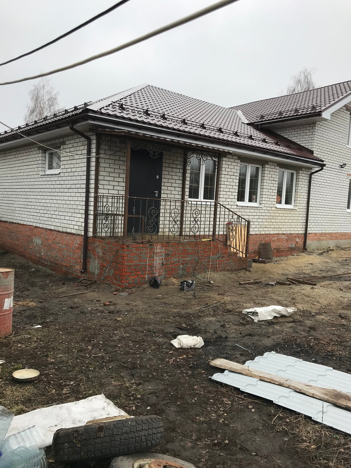 дом в селе, дом, дом дача, одноэтажный дом, кирпичный дом в деревне