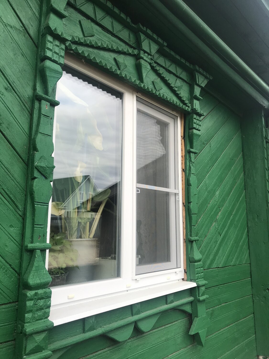 окно в деревенском доме, дом дача, пластиковые окна в деревенском доме, дом, деревенский дом