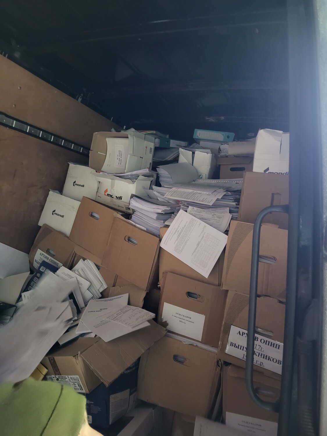 переработка отходов, вещи в квартире, вывоз макулатуры, отходы, склад коробок