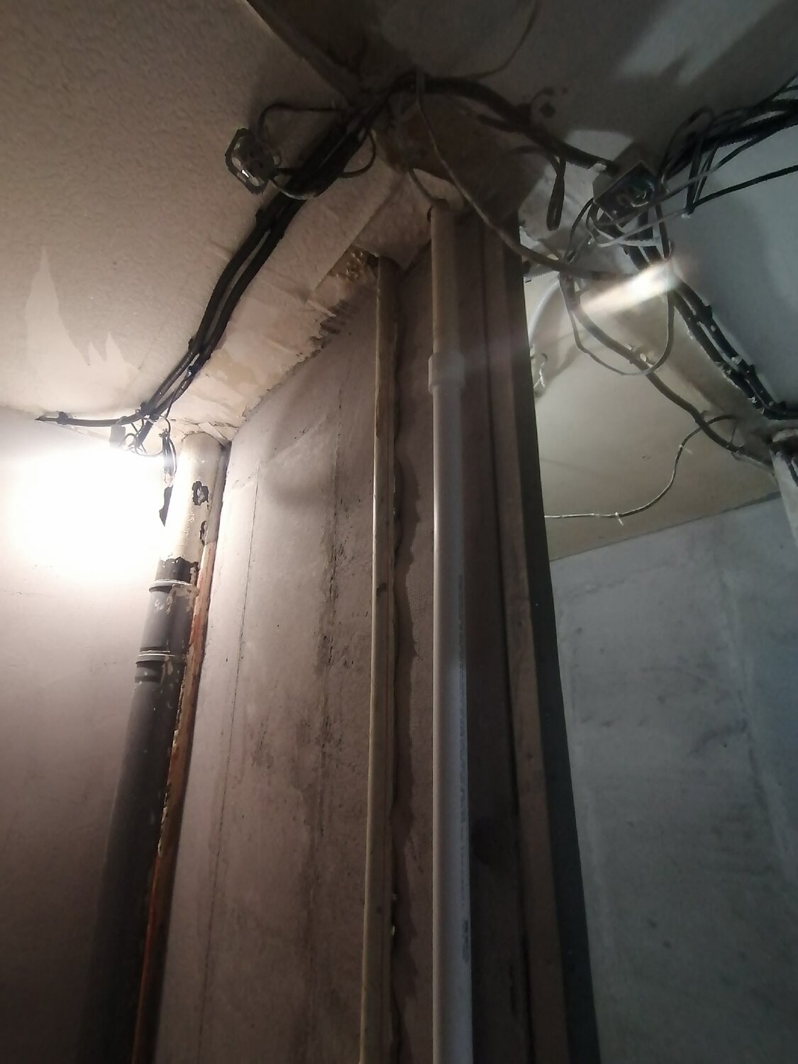 электрика в панельном доме, электропроводка в панельном доме, монтаж электропроводки, проводка в панельном доме, замена электропроводки