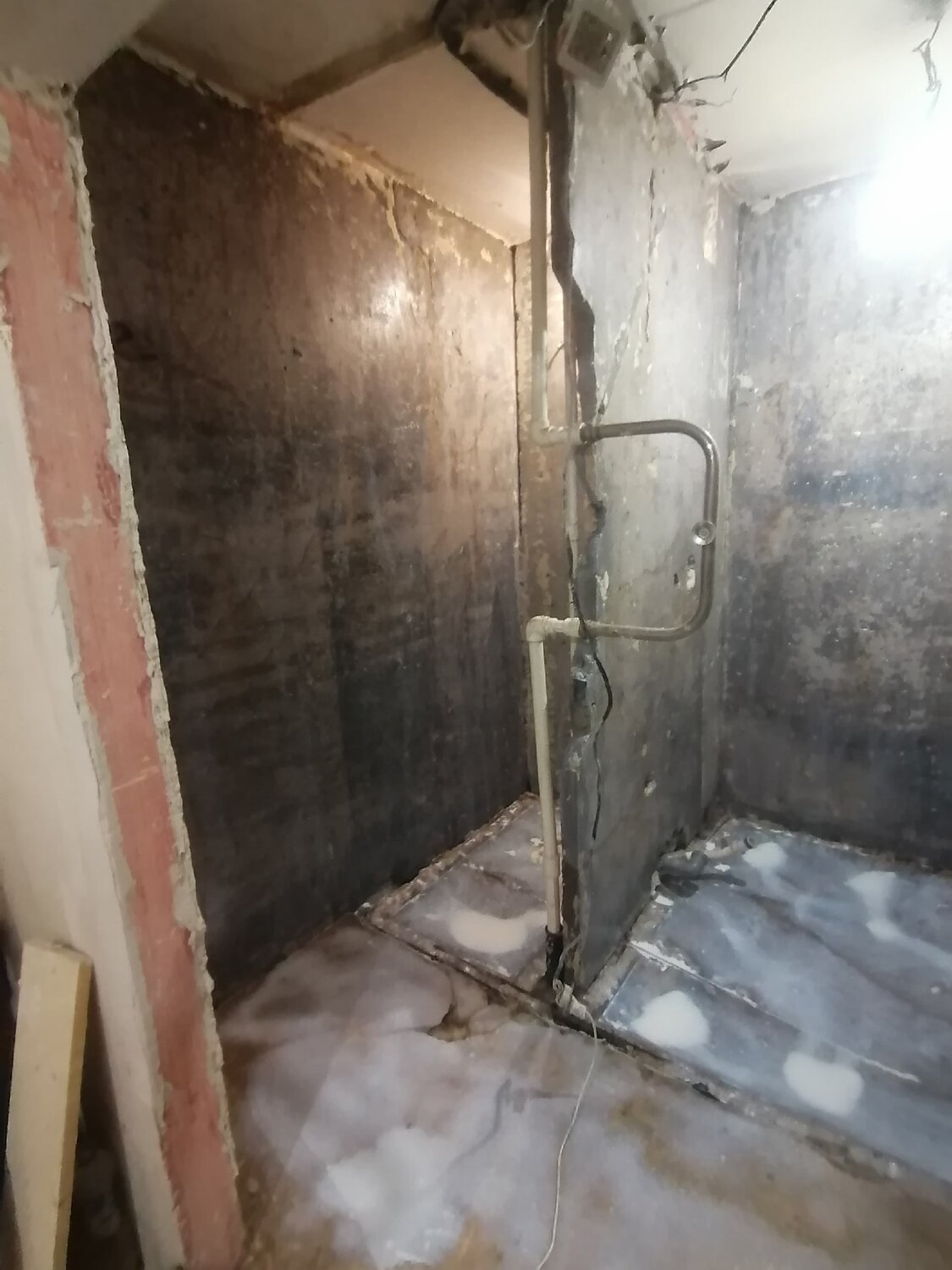 сантехкабина в панельном доме, демонтаж сантехкабины в панельном доме, санузел ремонт, сантехкабина, сантехкабина пик