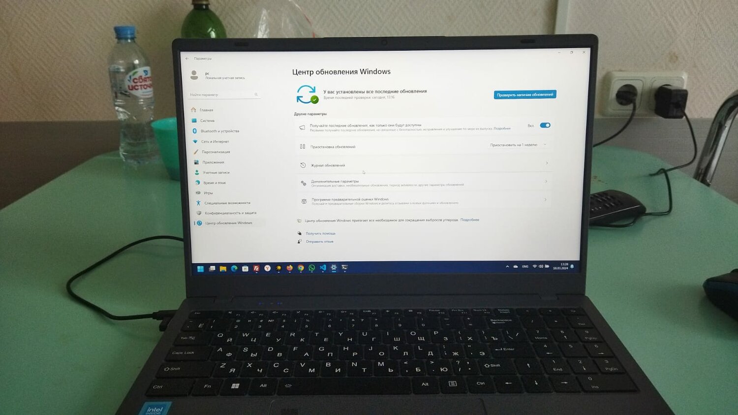 ноутбук, экран, компьютер, офисный ноутбук, новый ноутбук