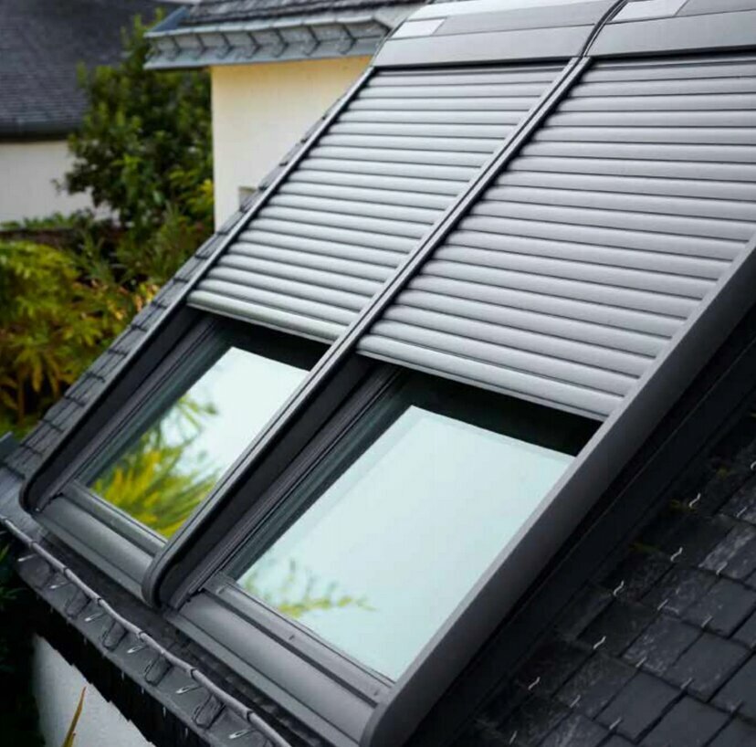 рольставни velux sml 78*118, жалюзи для мансардных окон, окна на крыше мансарды, жалюзи велюкс мансардные, мансардные окна