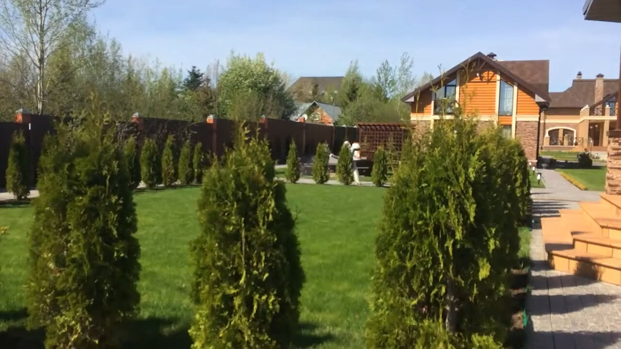 загородный комплекс, туя, ландшафтный дизайн сада, загородный дом, ландшафтный дизайн