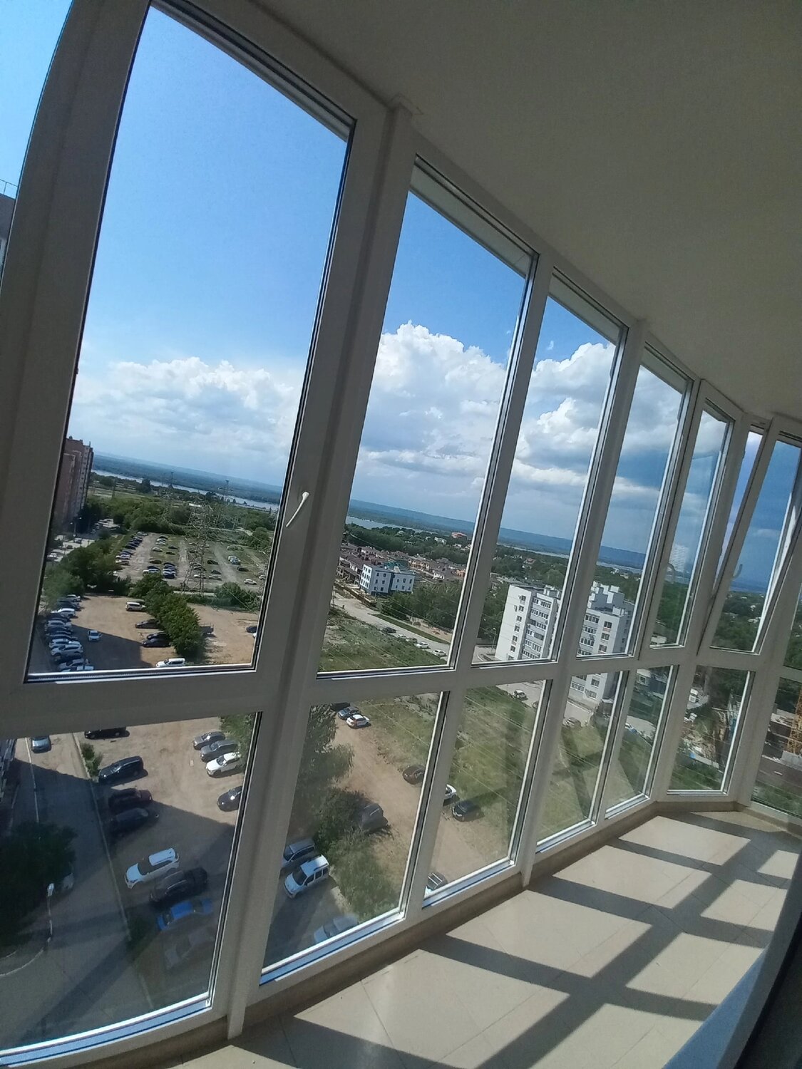 панорамное остекление, витражное остекление балкона, интерьер, остекление балконов, балкон французское остекление