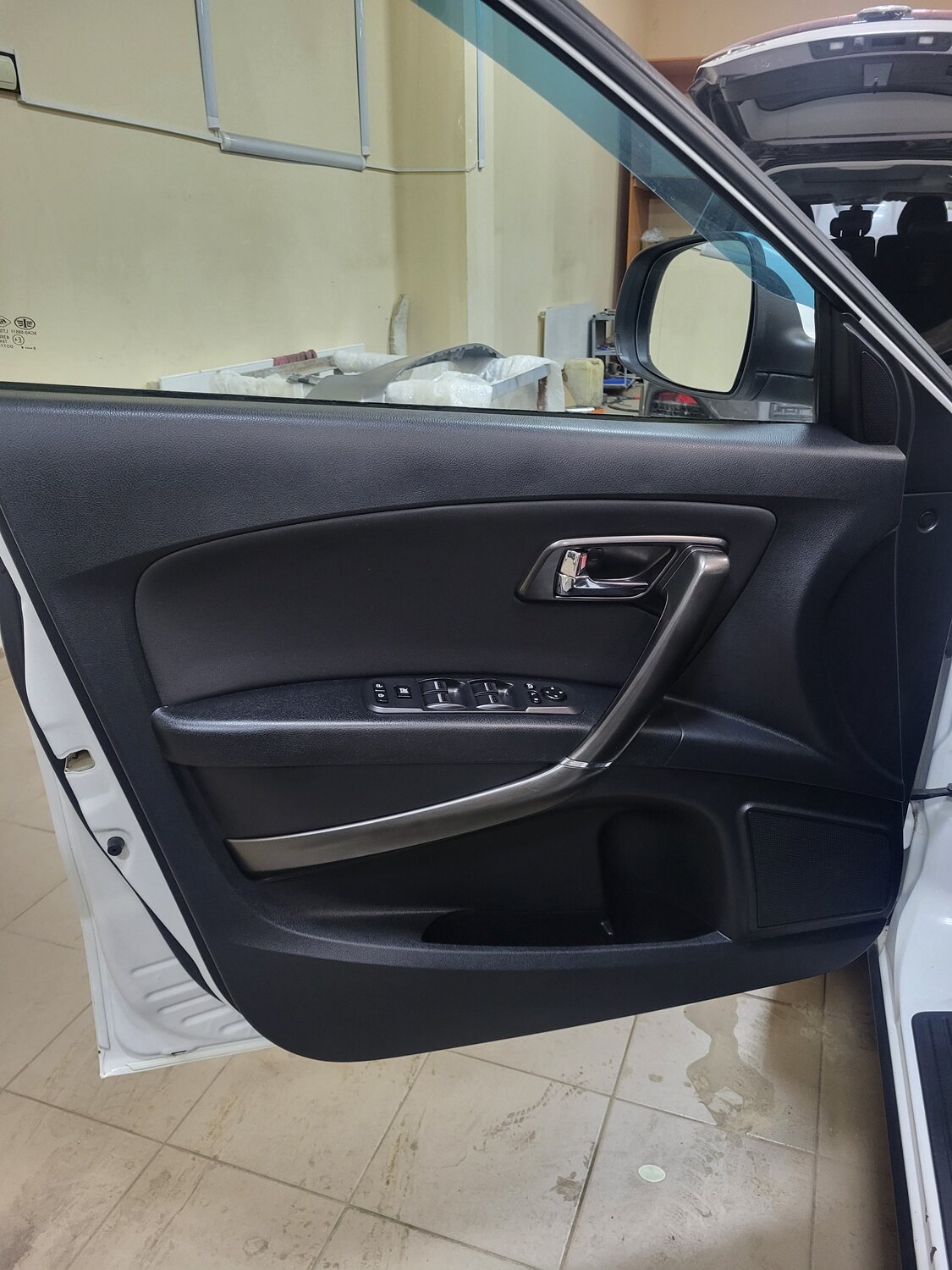 авто, джили эмгранд х 7, разбор двери faw besturn b50, faw besturn x 80, шумка дверей на джили эмгранд х7