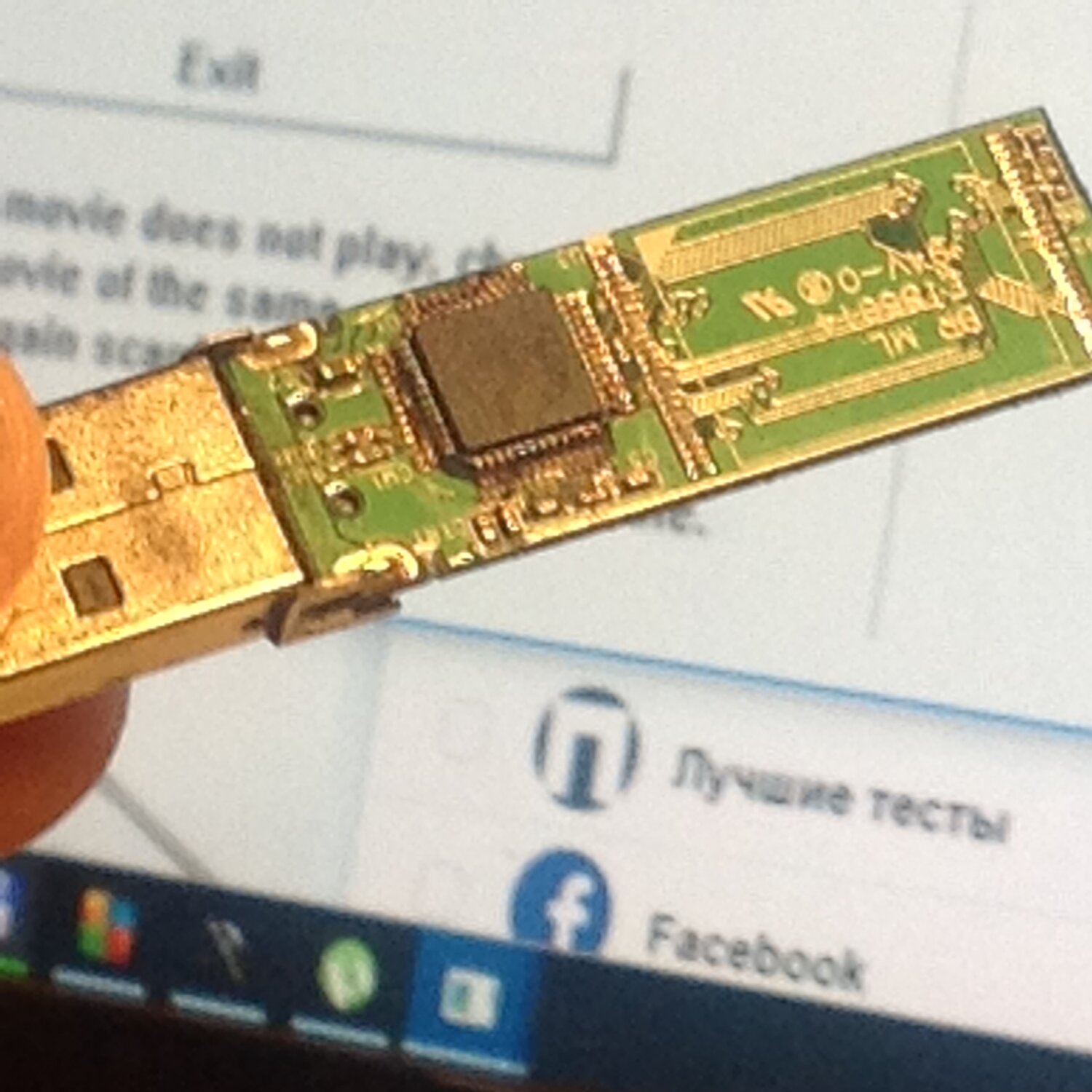 контроллер флешка usb, внутри ссд usb флешка, флешка из microsd схема, чип внутри флешки, usb 3.0 флешка чип микросхема