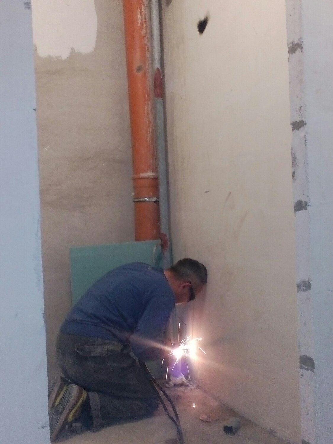 сварка труб отопления в квартире газосваркой надежно, сварочные работы отопление, газосварка отопления, сварочные работы, сварка газовых труб в квартире