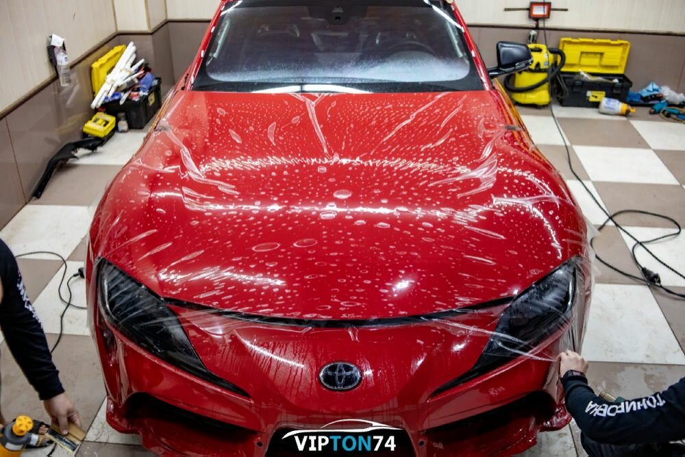 автомобиль, матовая антигравийная пленка для авто, авто, красный авто в защитной плёнке, антигравийная пленка цветная