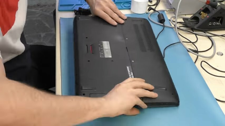 вынуть батарею из ноутбука, как снять батарею с ноутбука acer, ноутбук asus k51ac, acer v3 572 извлечь батарею, ноутбук