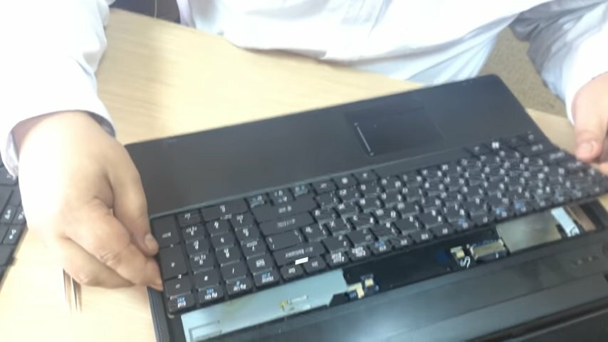 клавиатура ноутбука, клавиатура ноутбука асус разбор, lenovo b570e клавиатура, замена клавиатуры на ноутбуке, ноутбук