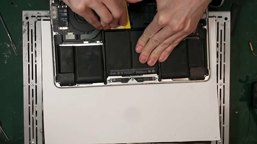 аккумулятор macbook pro 13 2017, macbook prp 15 2015 retina аккумулятор, снятие материнской платы ipad 2017 a1822, macbook pro 15 late 2013 retina разбор, macbook air 2015 аккумулятор