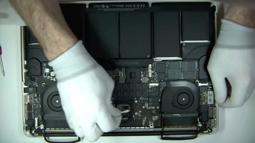 macbook pro, macbook 2017 pro от пыли, macbook pro 1398 fan replace, macbook pro 13 2014 чистка разбор, термопаста macbook air 2017