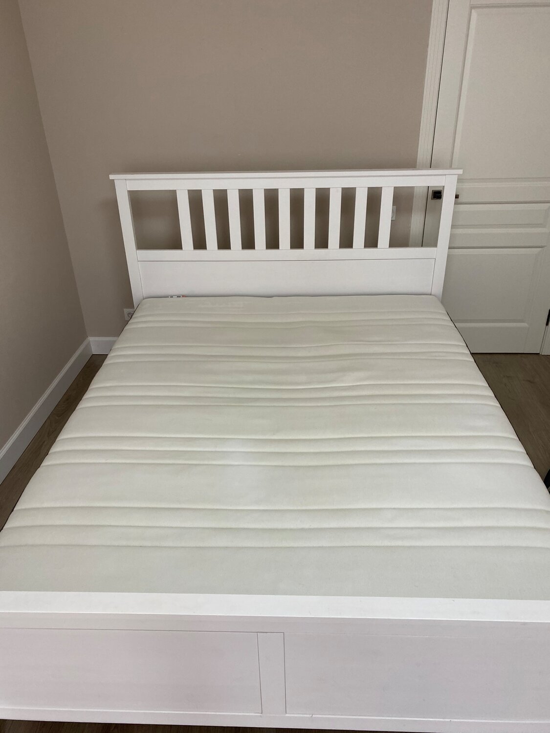 икеа кровать хемнэс 160, икеа кровать хемнэс 160 200, икеа кровать белая ширина 120, кровать хемнэс белая морилка, кровать икеа birkeland