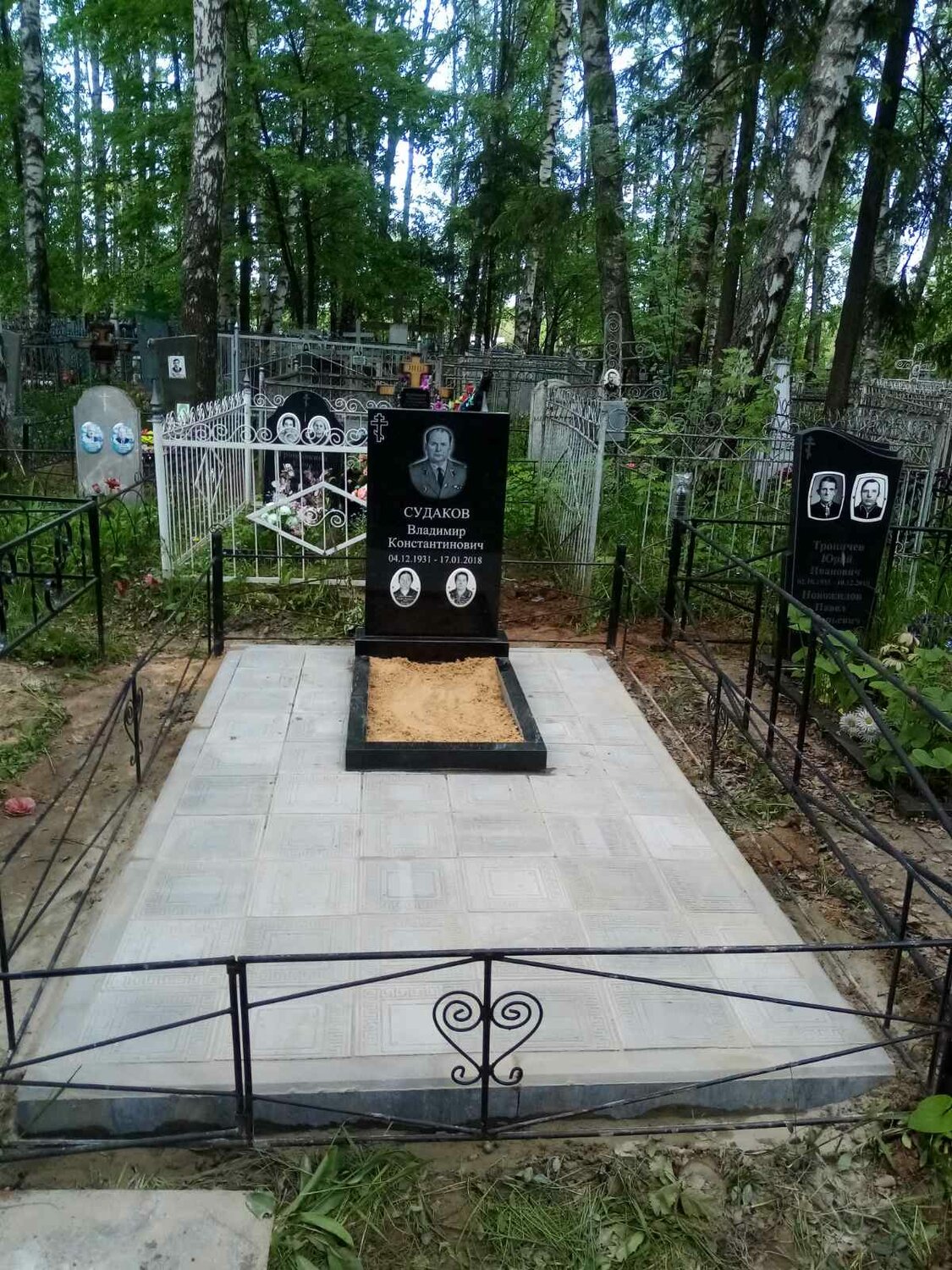 кладбище, могила, памятник, памятник эконом, памятники на могилу каменск-уральский