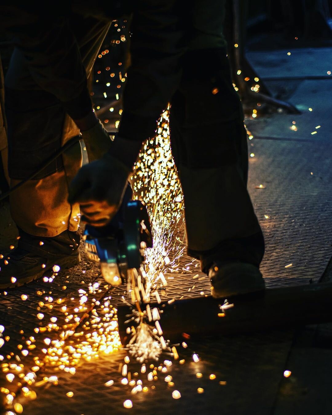 сварщик, вечер, steel worker, огонь эстетика, sparkler
