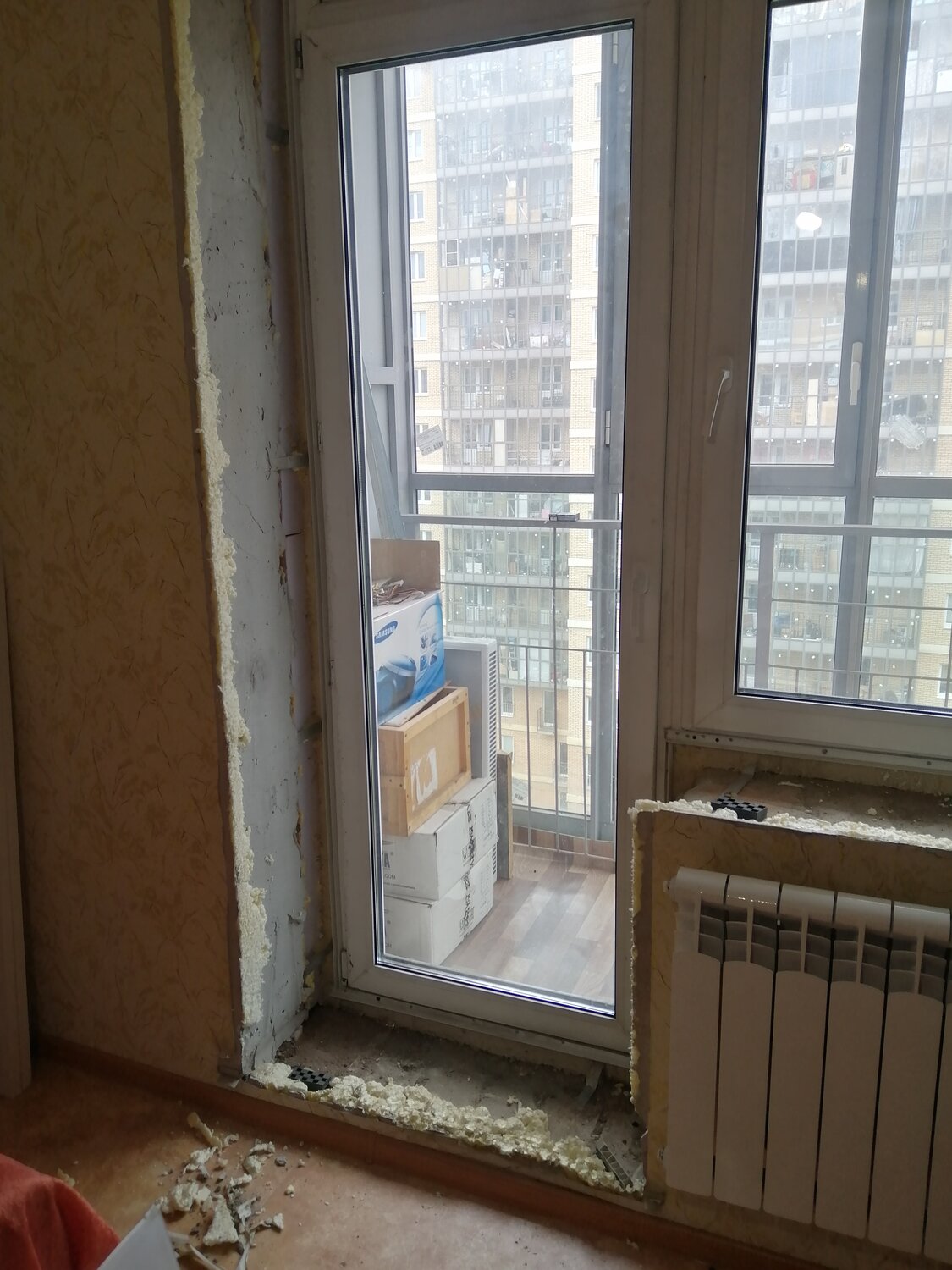 балконный блок в старой квартире, окна, установленный балконный блок, квартира, окно дверь на балкон дск