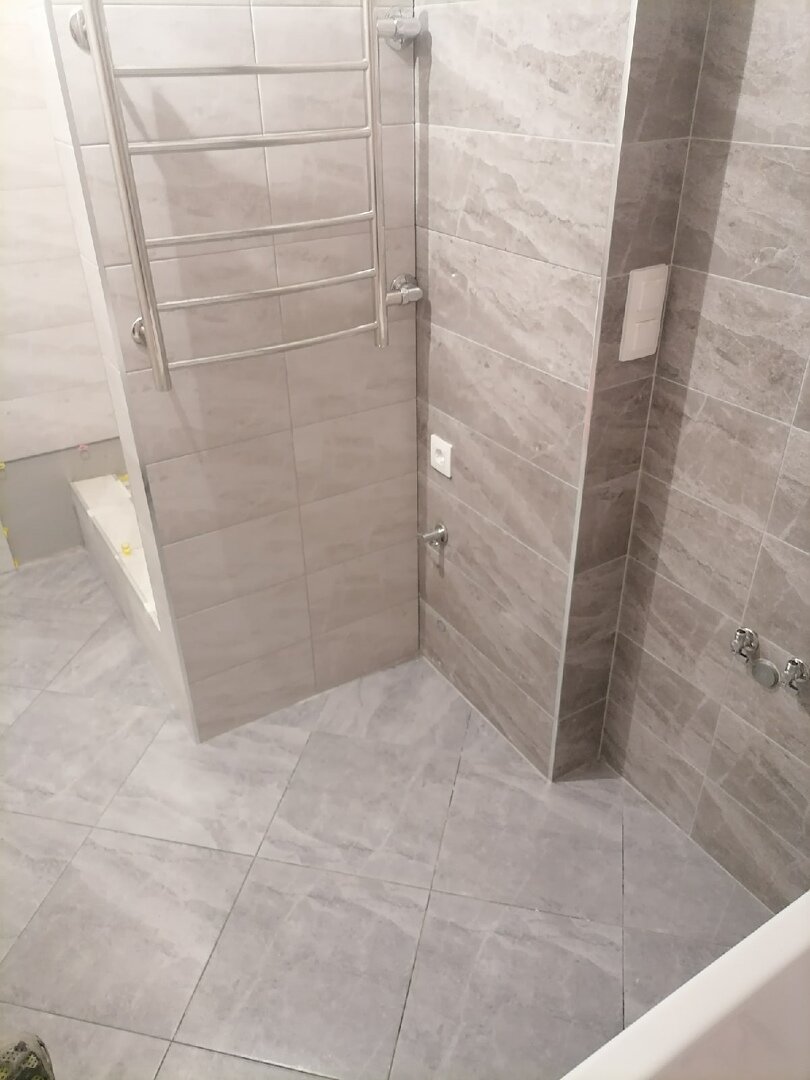 кафель над ванной, душевая в бане, санузел, ванная комната, квартира в москве сити душевая