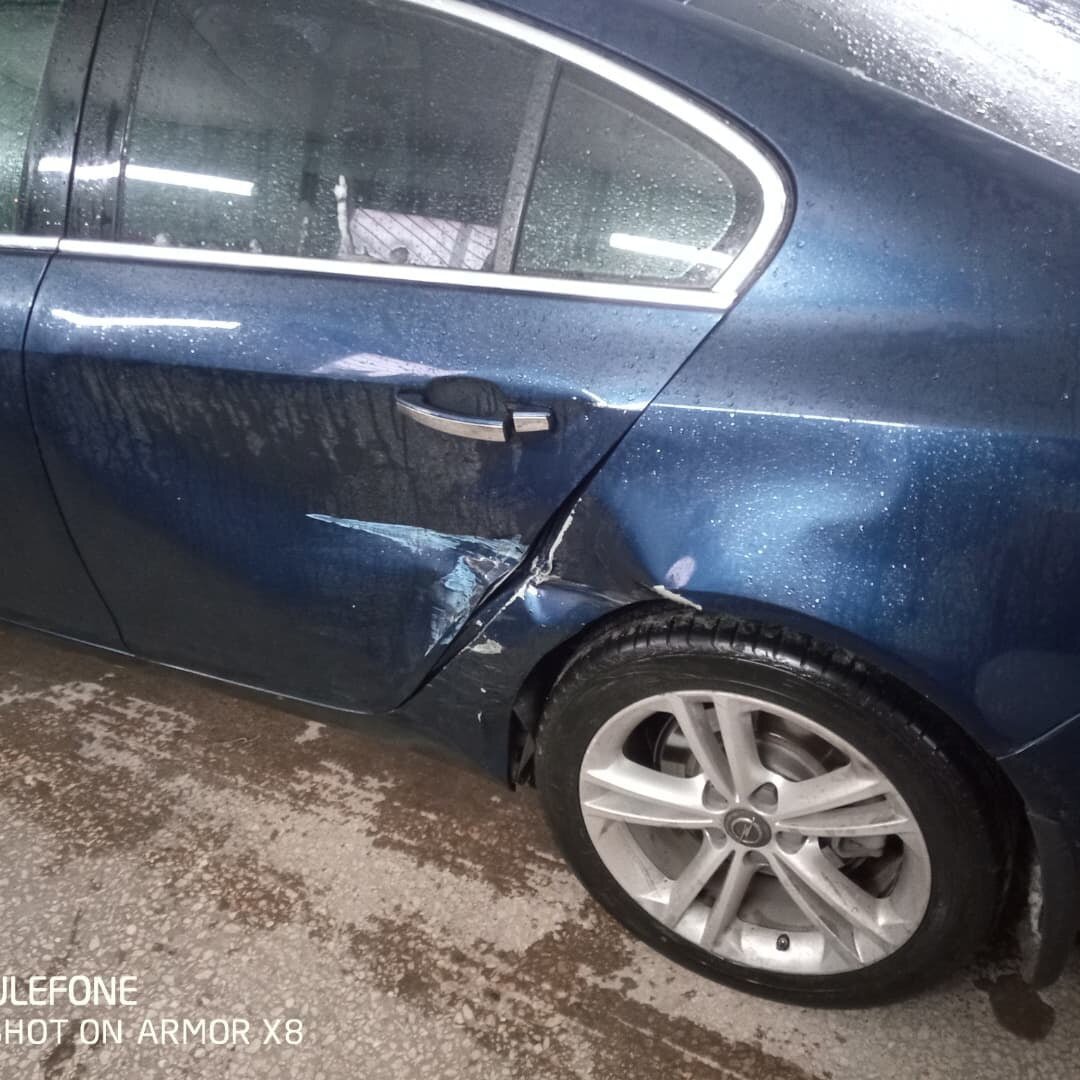 авто, автомобиль, колес, auto.ru, вмятины машин в аварии