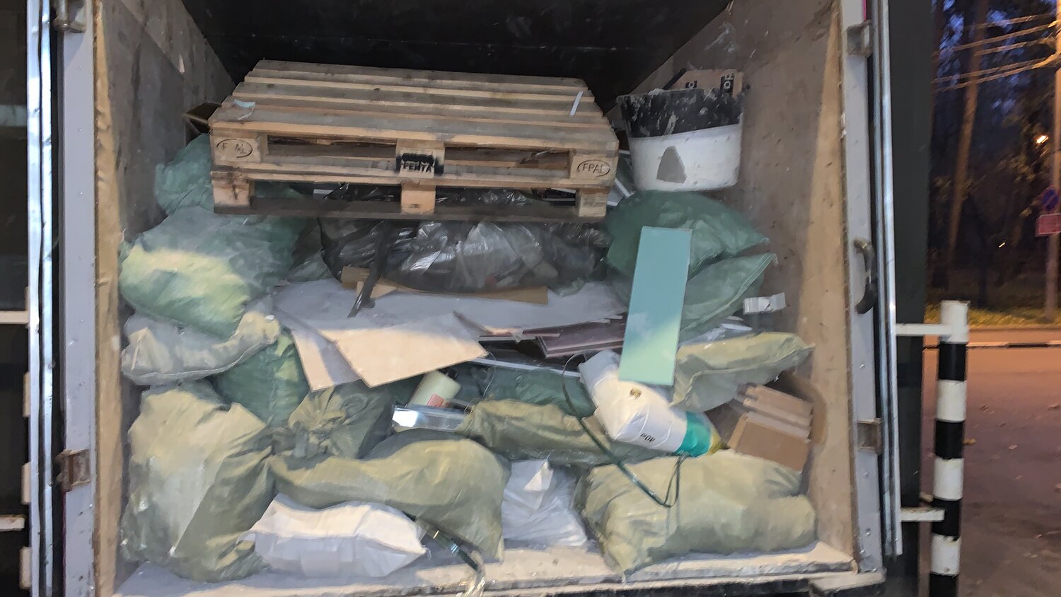 вывоз строительного мусора газель, вывоз мусора хлама, вывоз строительного мусора зимой, вывоз мусора уфа, вывоз строительного мусора в кубинке