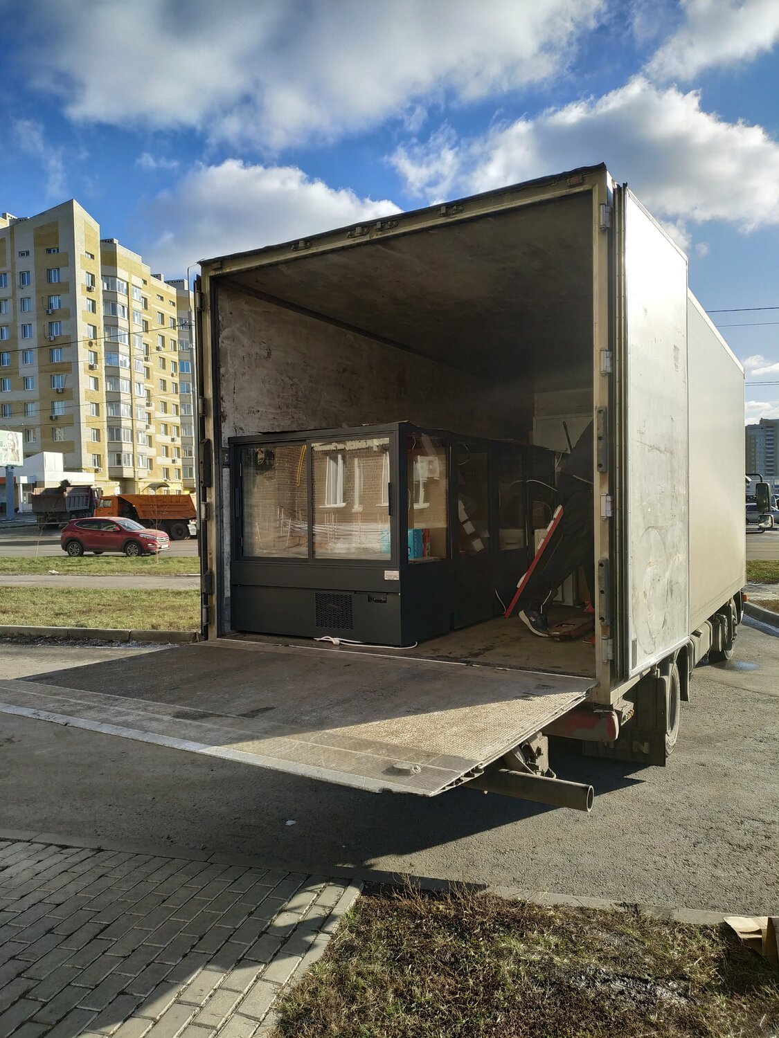 грузоперевозки, фургон, грузовой автомобиль, грузовик 10 тонн с гидробортом, гидроборт 6 тонн