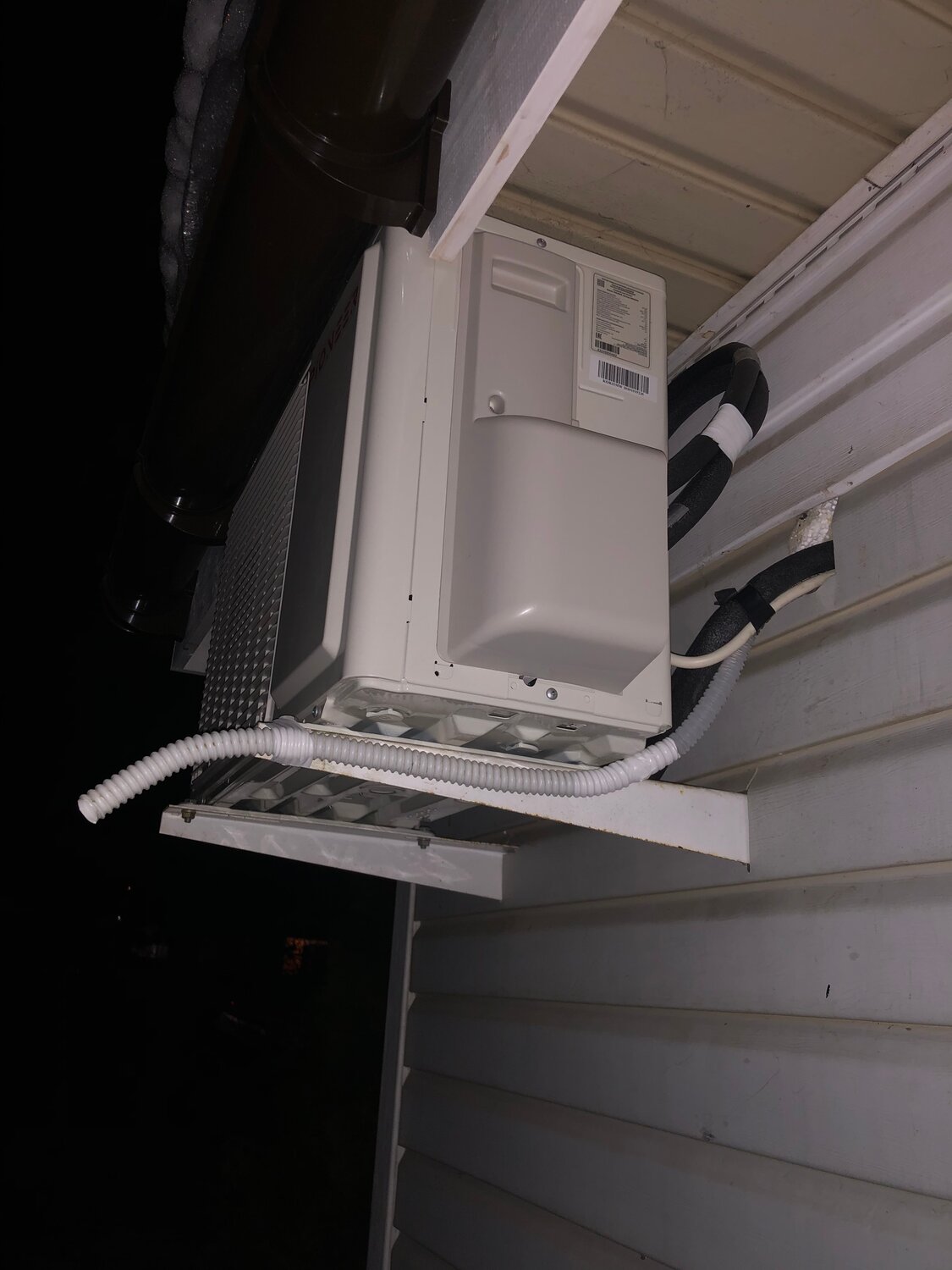 кондиционер, крепления для кондиционера на наружный блок, внешний блок кондиционера 350х500, 1u09bs3era наружный блок, m64337 внешний блок кондиционера