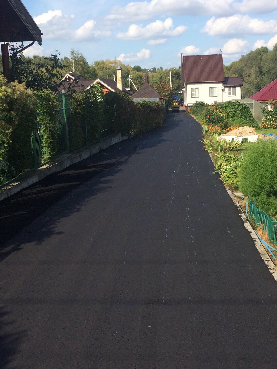 асфальтирование дорог, укладка асфальтовой крошки, асфальтирование, асфальтная дорога, асфальтирование дороги