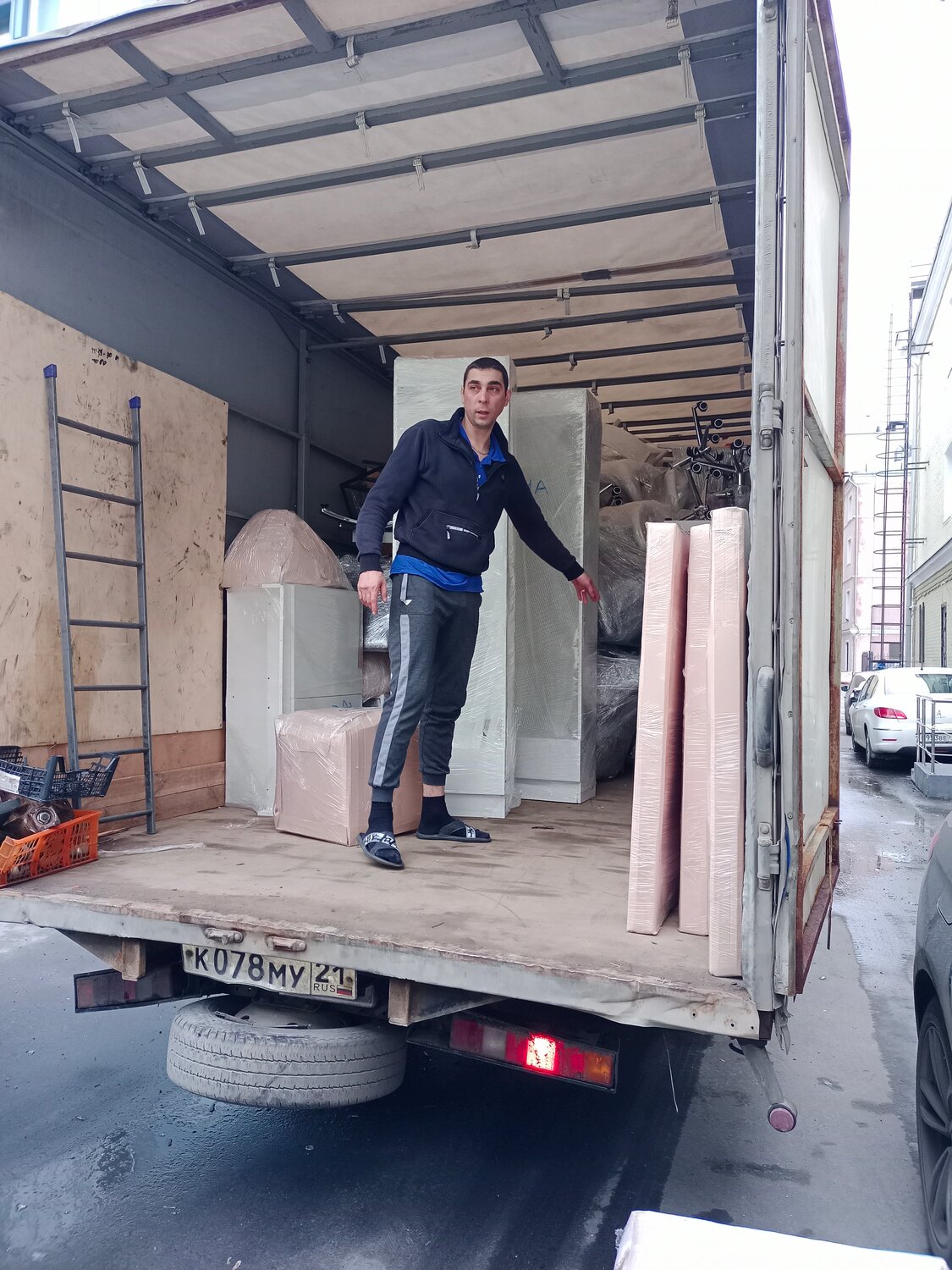 грузчики, грузчики фура, газель грузчики, грузчики ижевск, переезды грузчики