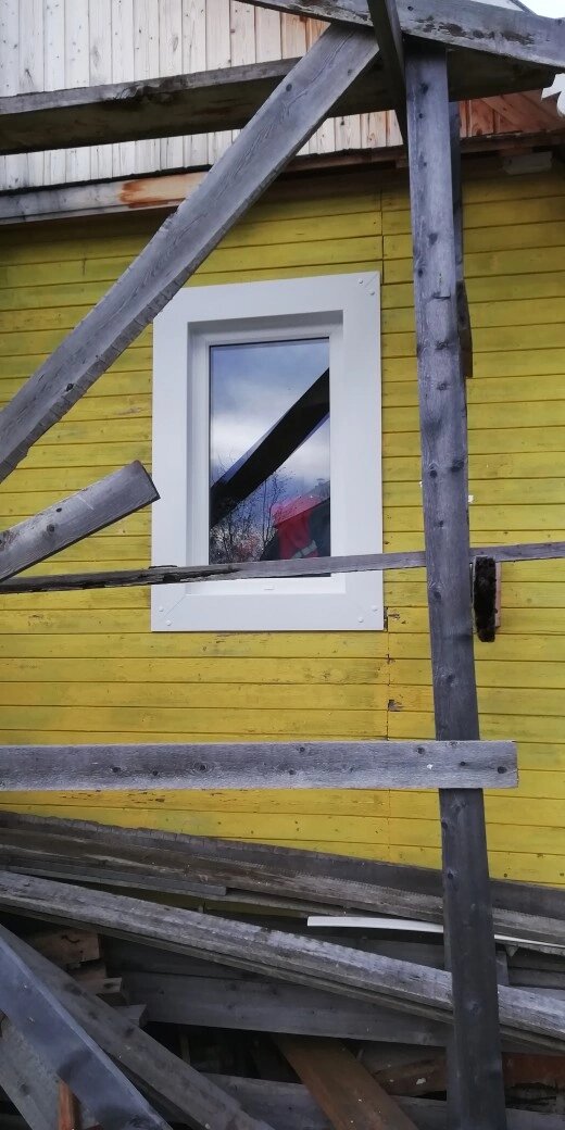 деревянный дом, заколоченные окна, дачный дом, дом дача, обшивка доской