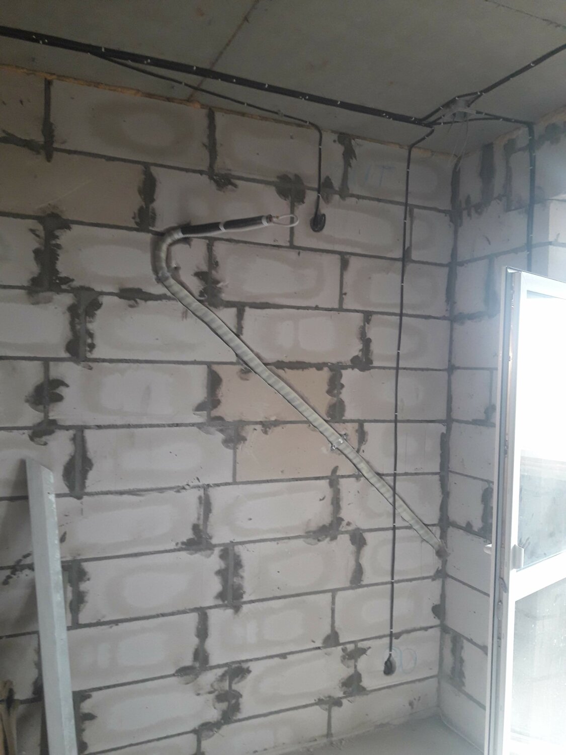 монтаж электропроводки в доме, монтаж электропроводки в доме из газобетона, электропроводка в частном доме из газобетона, монтаж электропроводки, электропроводка в частном доме