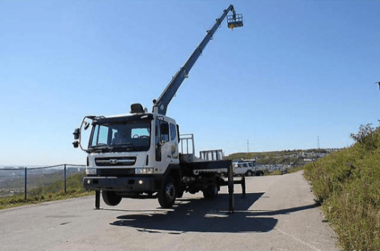 айрон трак мерседес актрос юник 1200 манипулятор, эвакуатор daewoo novus с кму hiab 160t, грузовик с манипулятором, кран-манипулятор с люлькой daewoo novus, манипулятор hiab 190t