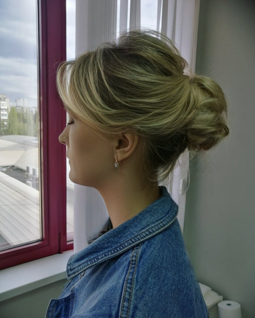 прически messy ponytail, девушка, красивый хвостик на короткие волосы, женщина, человек