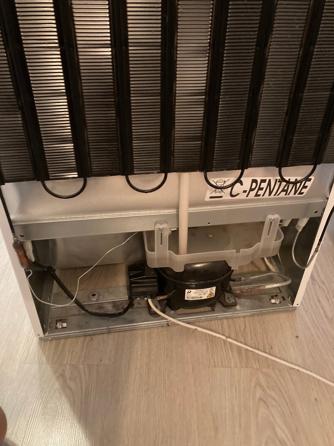 холодильник, бытовая техника, холодильник indesit, двухкамерный холодильник, холодильник индезит