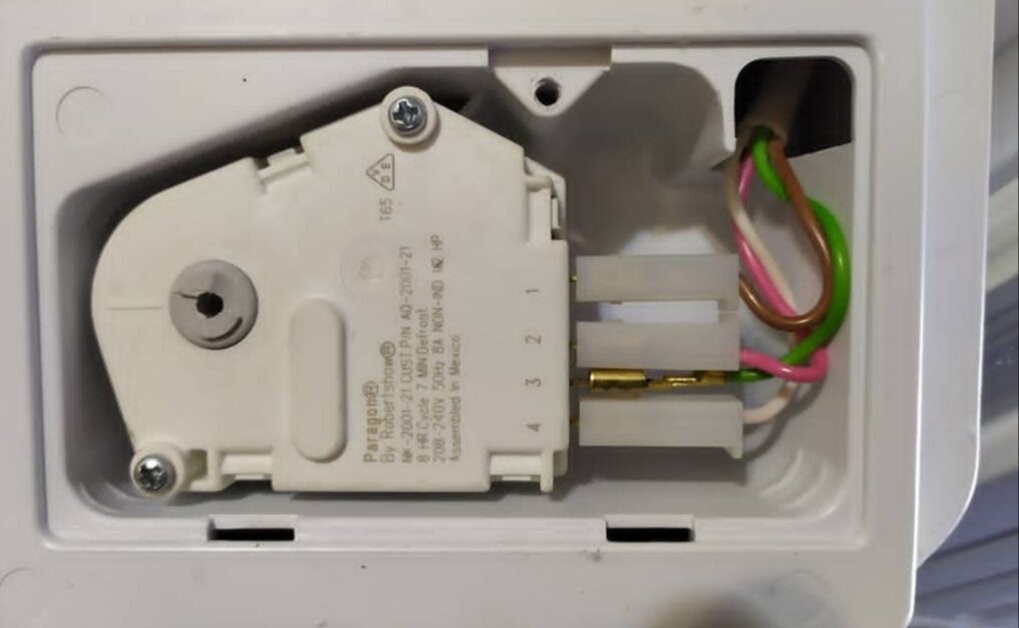 таймер оттайки paragon nk-2001-21 230v, таймер оттайки для холодильника, подключение терморегулятора, таймер оттайки, реле холодильника индезит