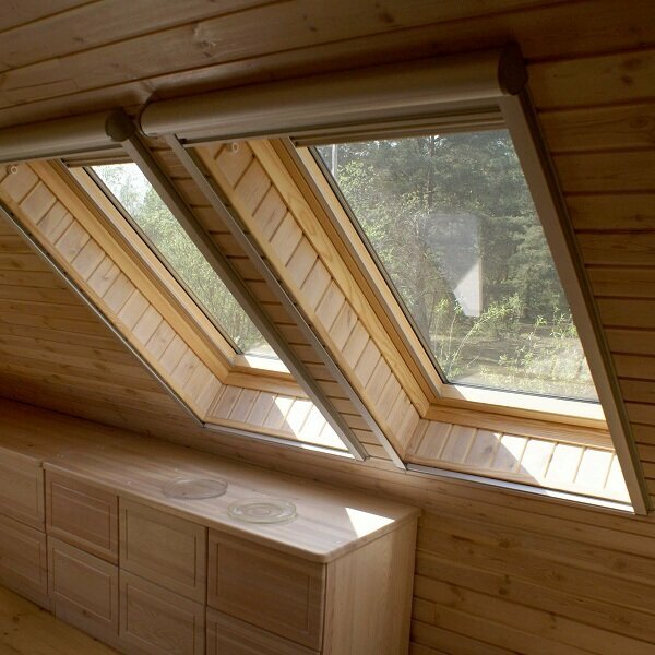 мансардные окна, откосы для мансардных окон velux, окно в мансарде, вагонка на мансарде, откосы велюкс