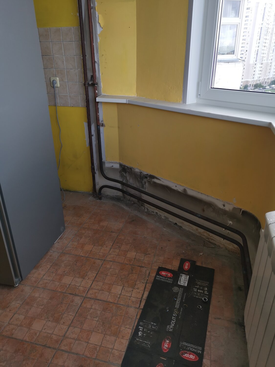 радиаторы в новостройках, отопление батареи, отопление, батареи в квартире, монтаж радиатора