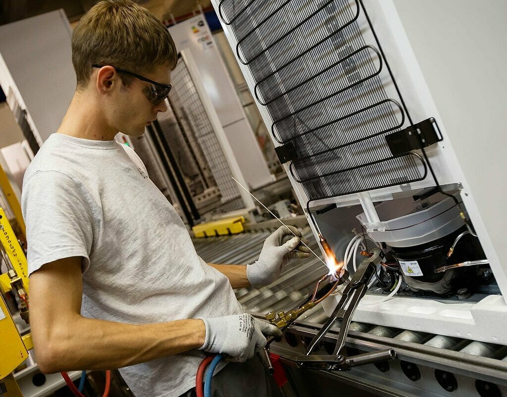 мастера по ремонту холодильников, обслуживание техники, бытовая техника, мастер холодильного оборудования, ремонт холодильника