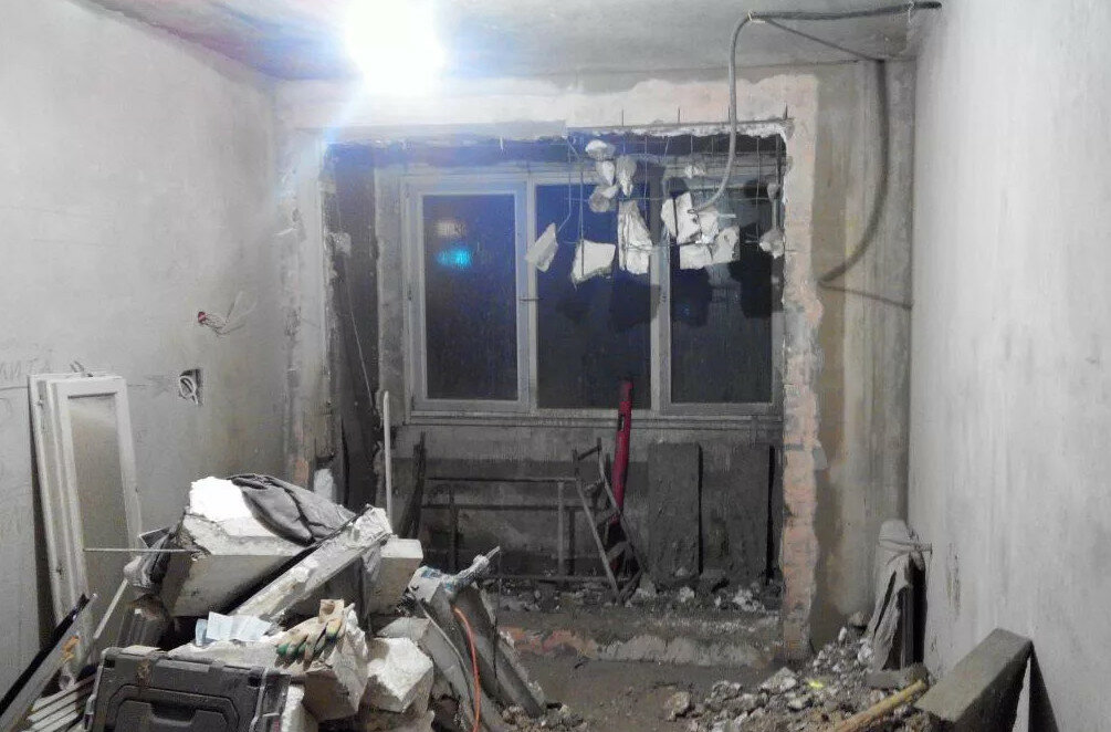 демонтаж подоконного блока в панельном доме, демонтаж подоконного блока, в панельном доме, демонтаж подоконной части стены в кирпичном доме, демонтаж стен